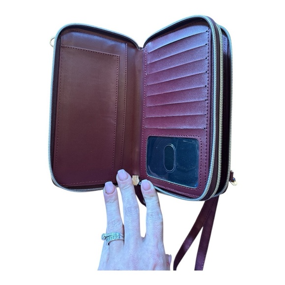 Elegant Purple Embossed Clutch - Picture 4 of 7